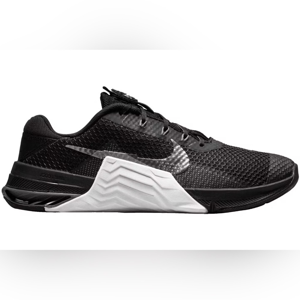 Women’s Nike Metcon 7, Size 7.5 **New in Box**
